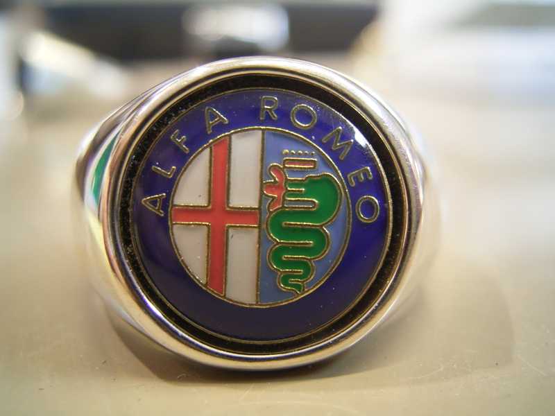 4 Ringe 30 mm Ringbuch Alfa Romeo  Alfa Academy  A4 schwarz-mehrfarbig-rot 